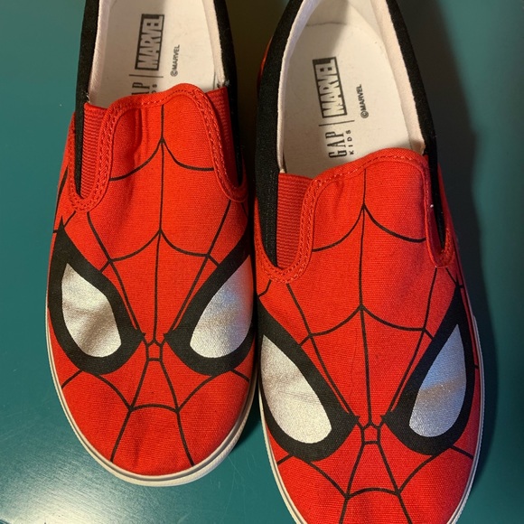 spiderman shoes gap